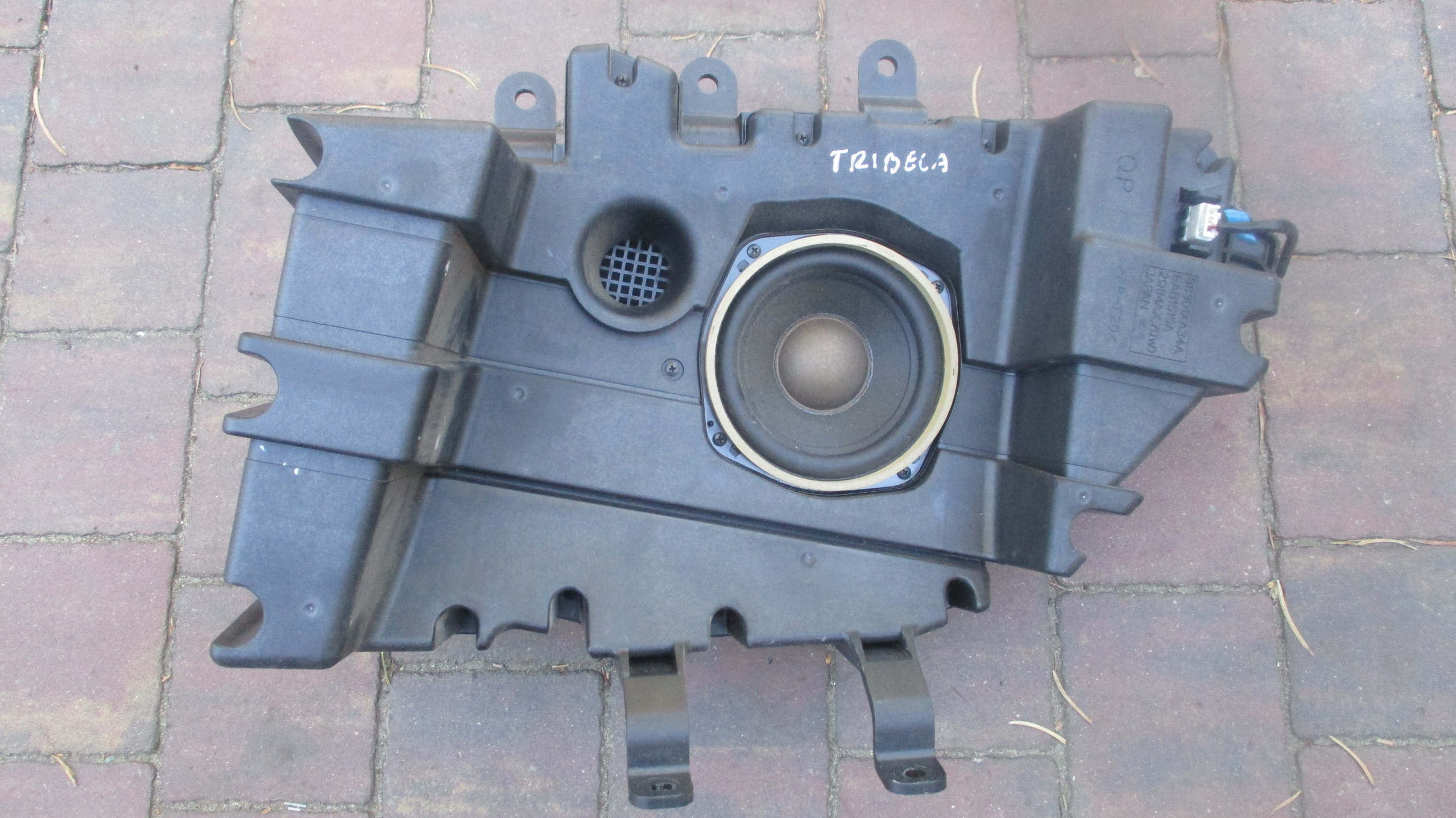 SUBWOOFER SUBARU TRIBECA
