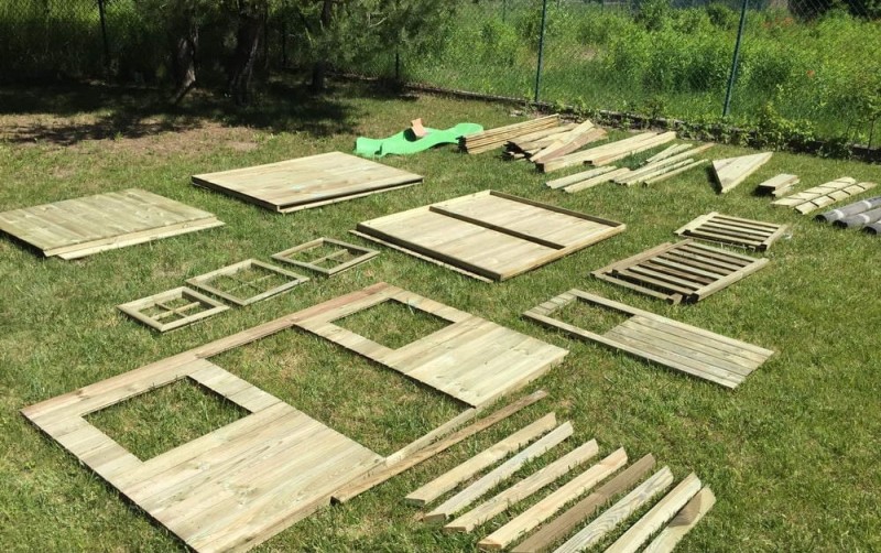 Drewniany Domek Ogrodowy dla Dzieci TOMEK Akcesoria w zestawie płotek inne