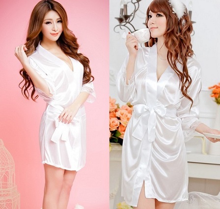 SATYNOWY SZLAFROK HALKA KORONKA STRINGI +POŃCZOCHY Materiał dominujący inny