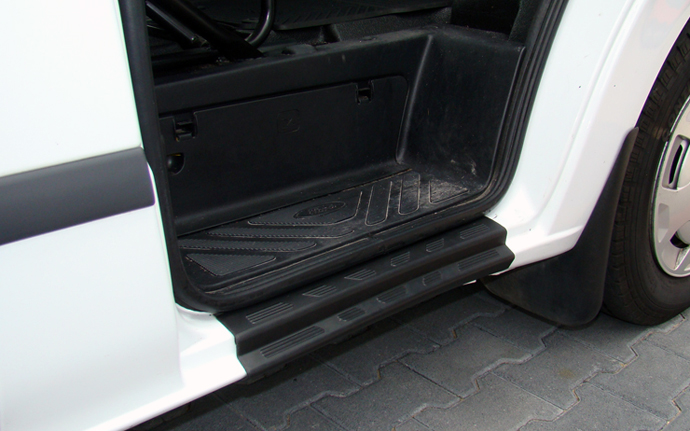 Listwy Nakladki progowe progi Ford Transit
