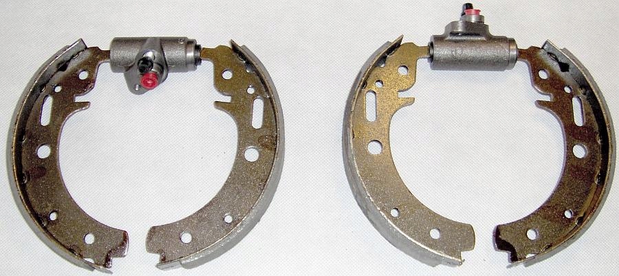 Щелепи + циліндри задн. (4 + 2 ) Трабант 601