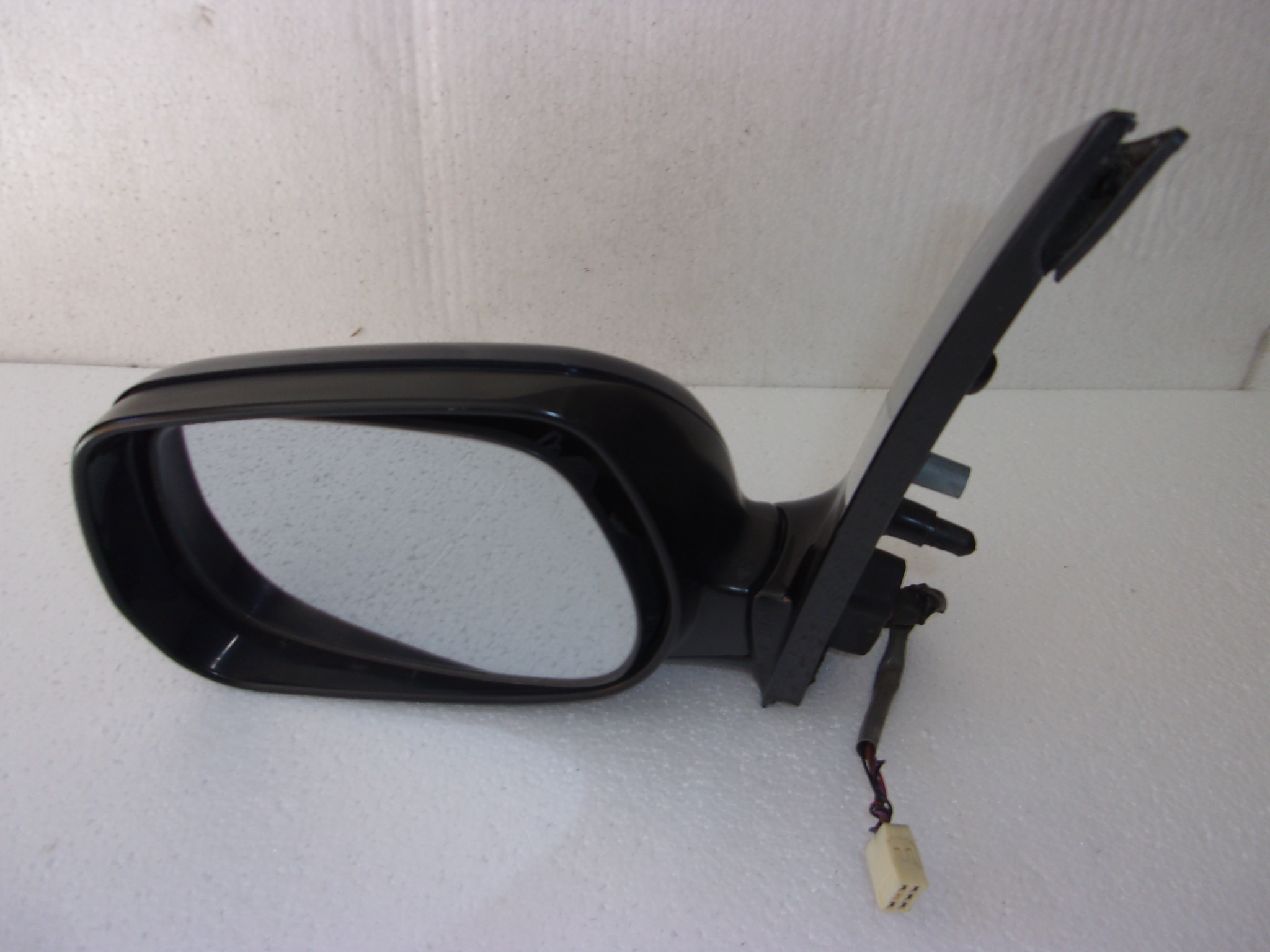 AVENSIS VERSO зеркало левое