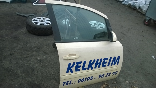 Opel Zafira B przednie prawe drzwi kpl.