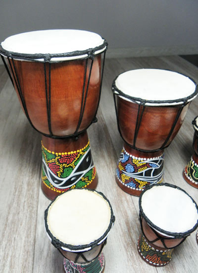 Bębenek Bongos Djembe Instrument BĘBEN Drewno 30cm Rodzaj bęben