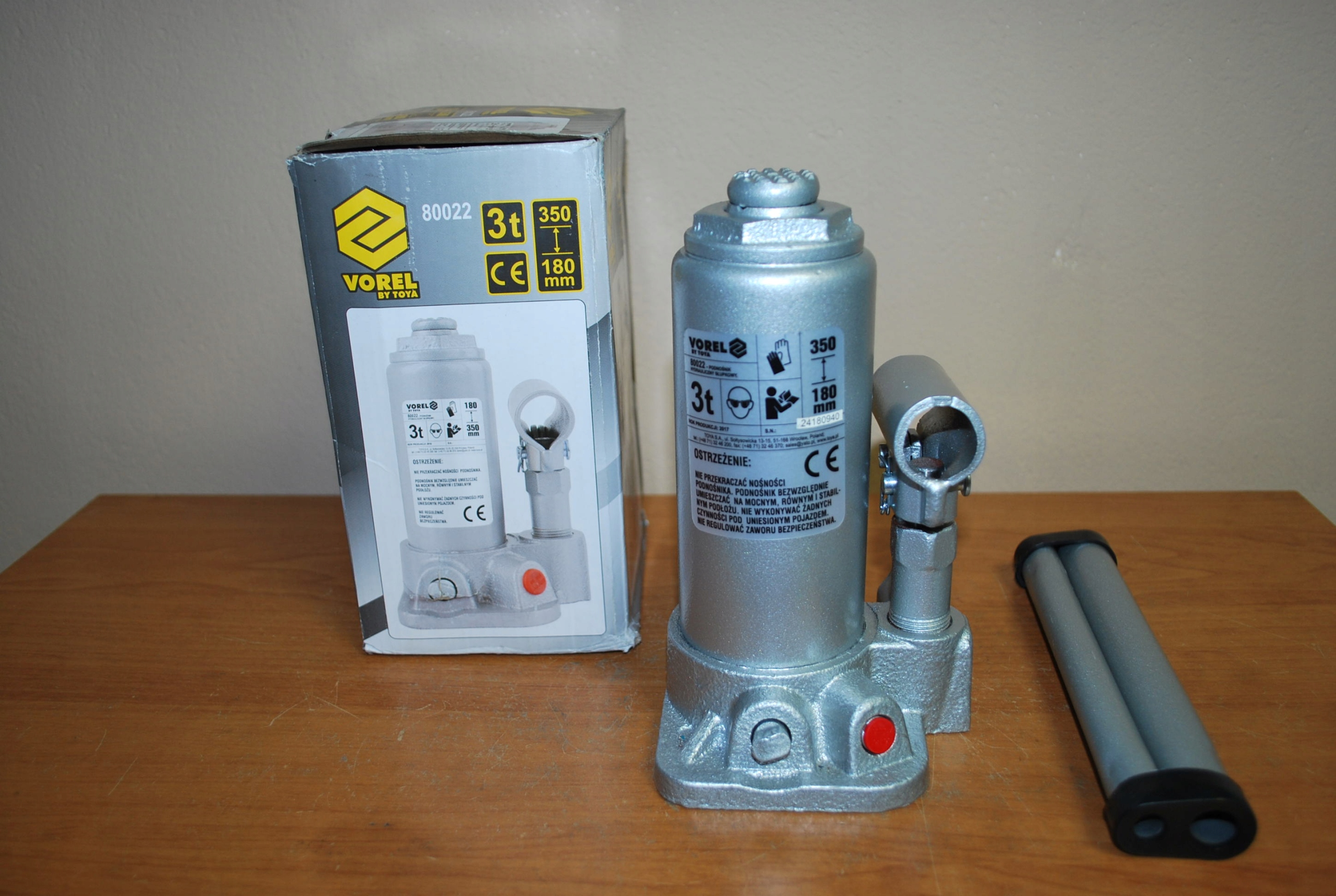 PODNOSNIK SAMOCHODOWY LEWAREK 5T SLUPKOWY TOYA Producent code 80032