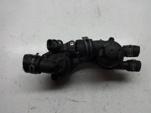 OCTAVIA II LIFT 1.4 TSI CAXA КОРПУС ТЕРМОСТАТА