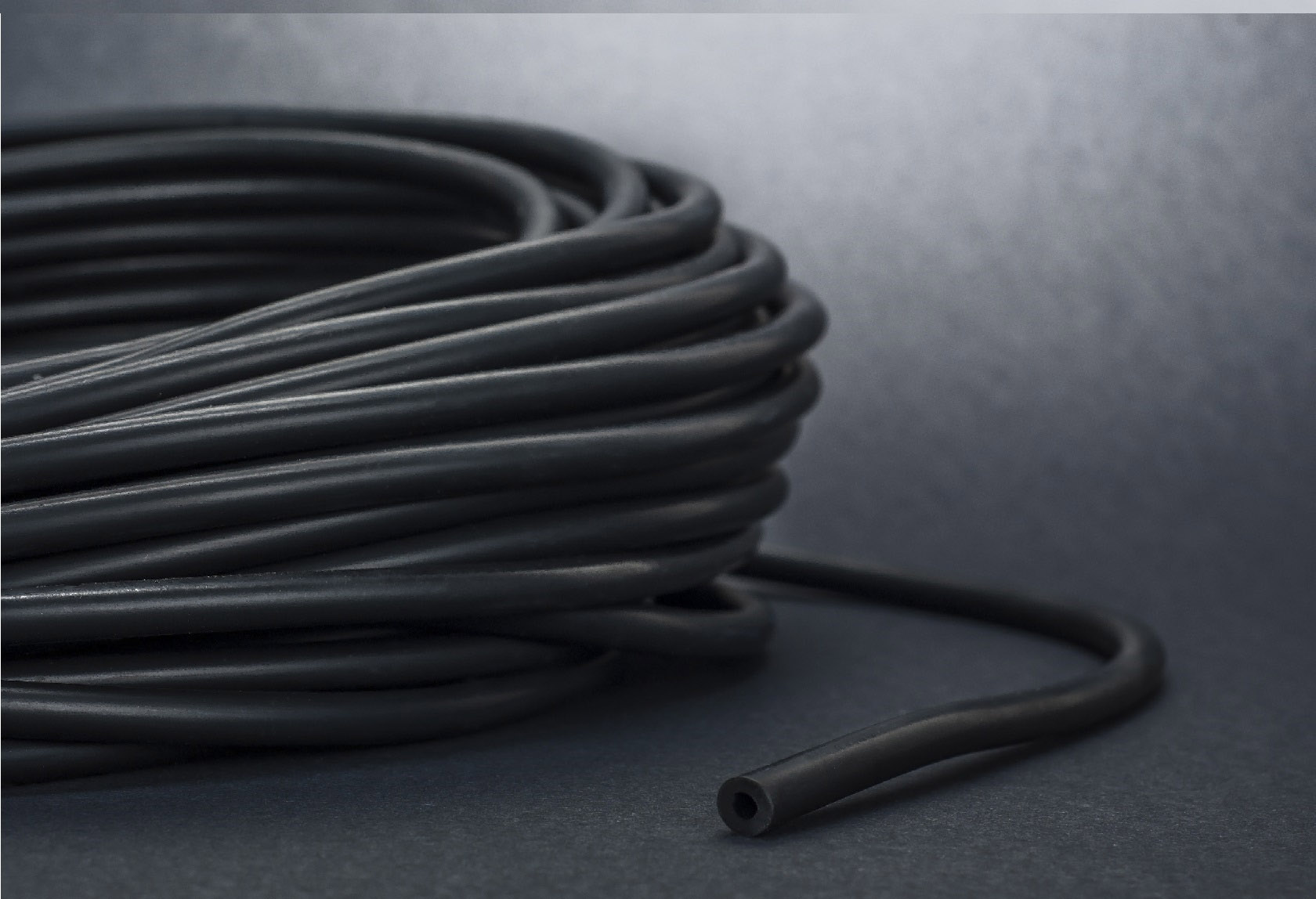 VAC4-ROL25 - СИЛИКОНОВЫЙ ВАКУУМНЫЙ ШЛАНГ 4 ММ ЧЕРНЫЙ-25 М