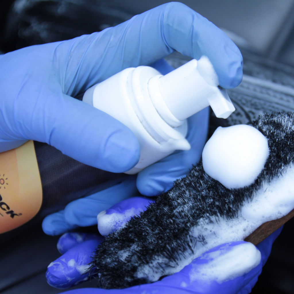 COLOURLOCK STRONG zestaw do pielegnacji skor 4w1 Brand Colourlock