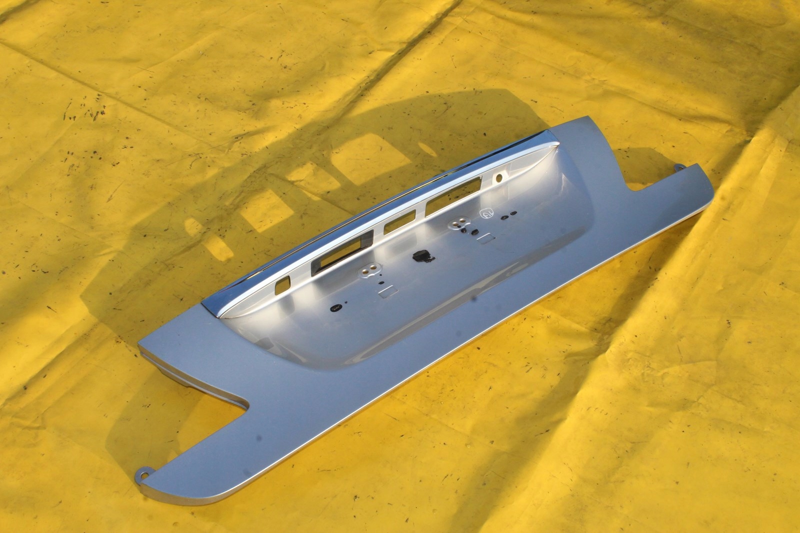 BLENDA KLAPY TYLNEJ TOYOTA LEXUS 76801 50040