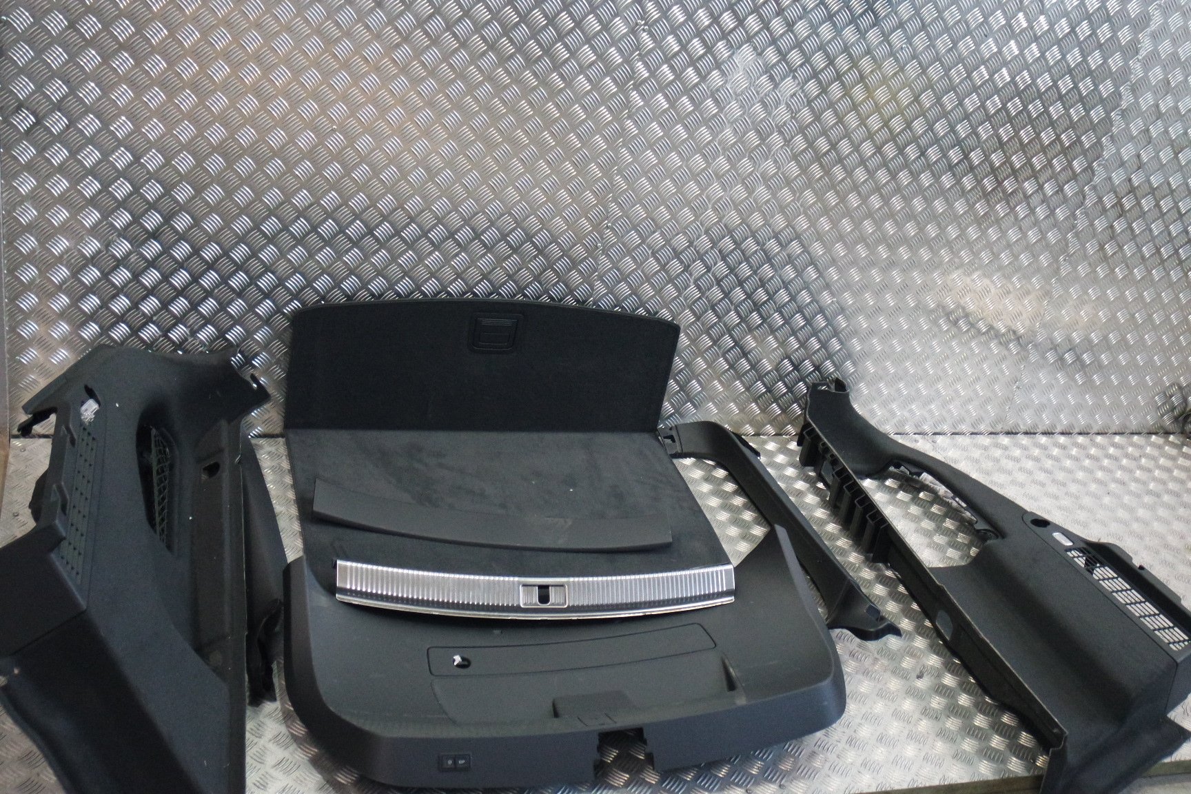 Детали багажного отделения обивка AUDI A7 4G8