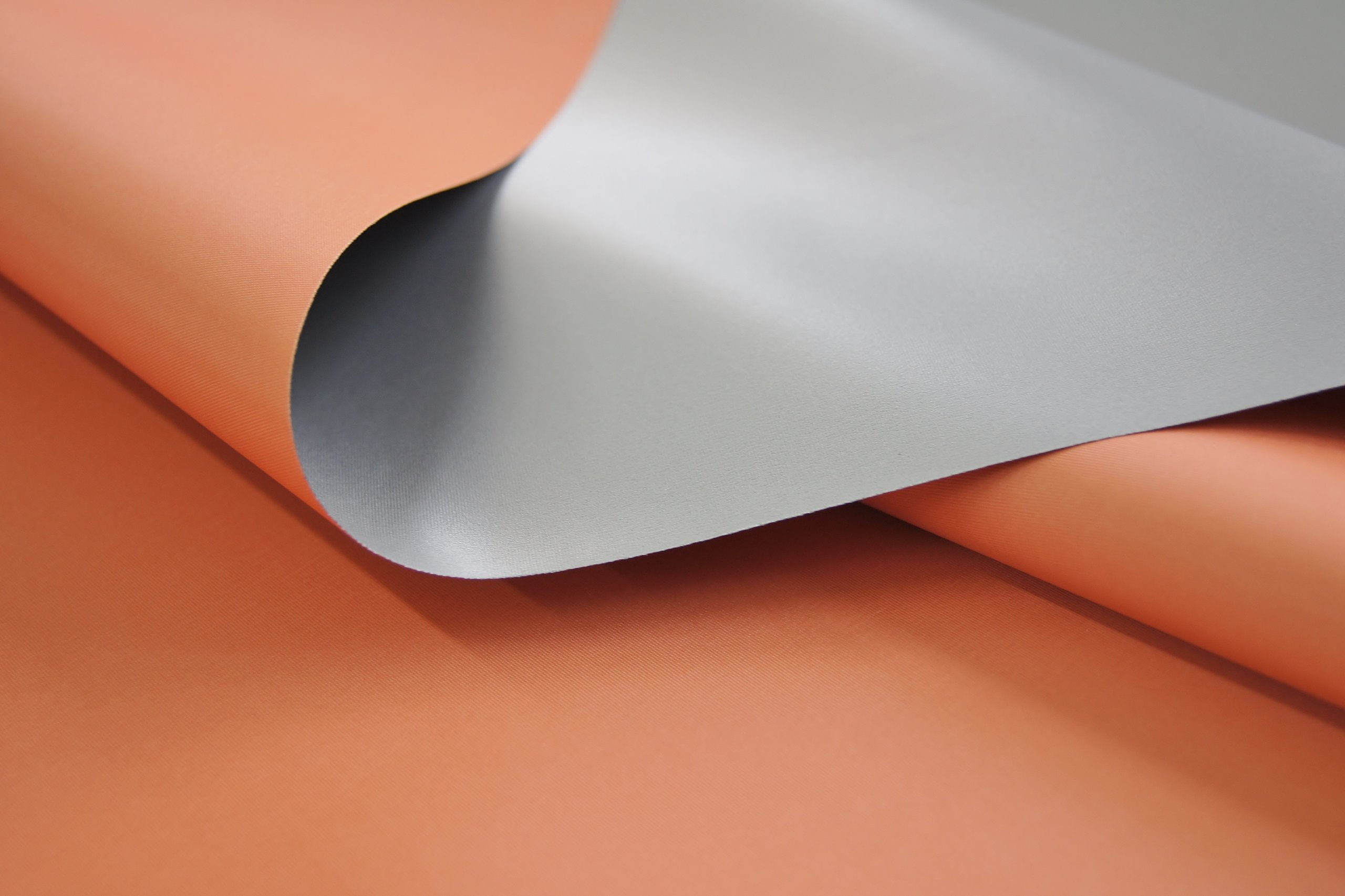 ROLETY W KASECIE ALU ZACIEMNIAJĄCE 100% Marka Besta