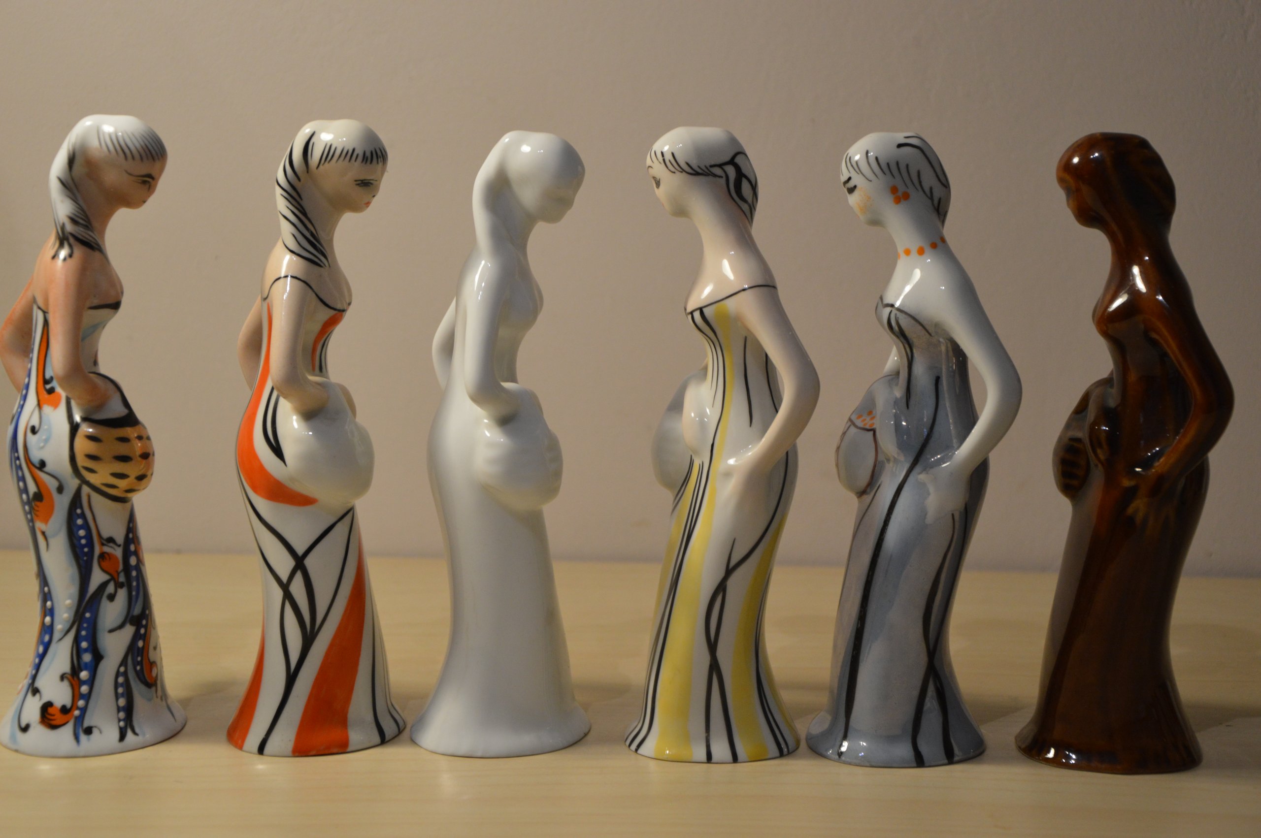 W Składzie Porcelany Było 300 Figurek Porcelanowych Słonie Stanowiły 70 GRZYBIARKI FIGURKI 6 ĆMIELÓW I INNE - 7189768302 - oficjalne archiwum