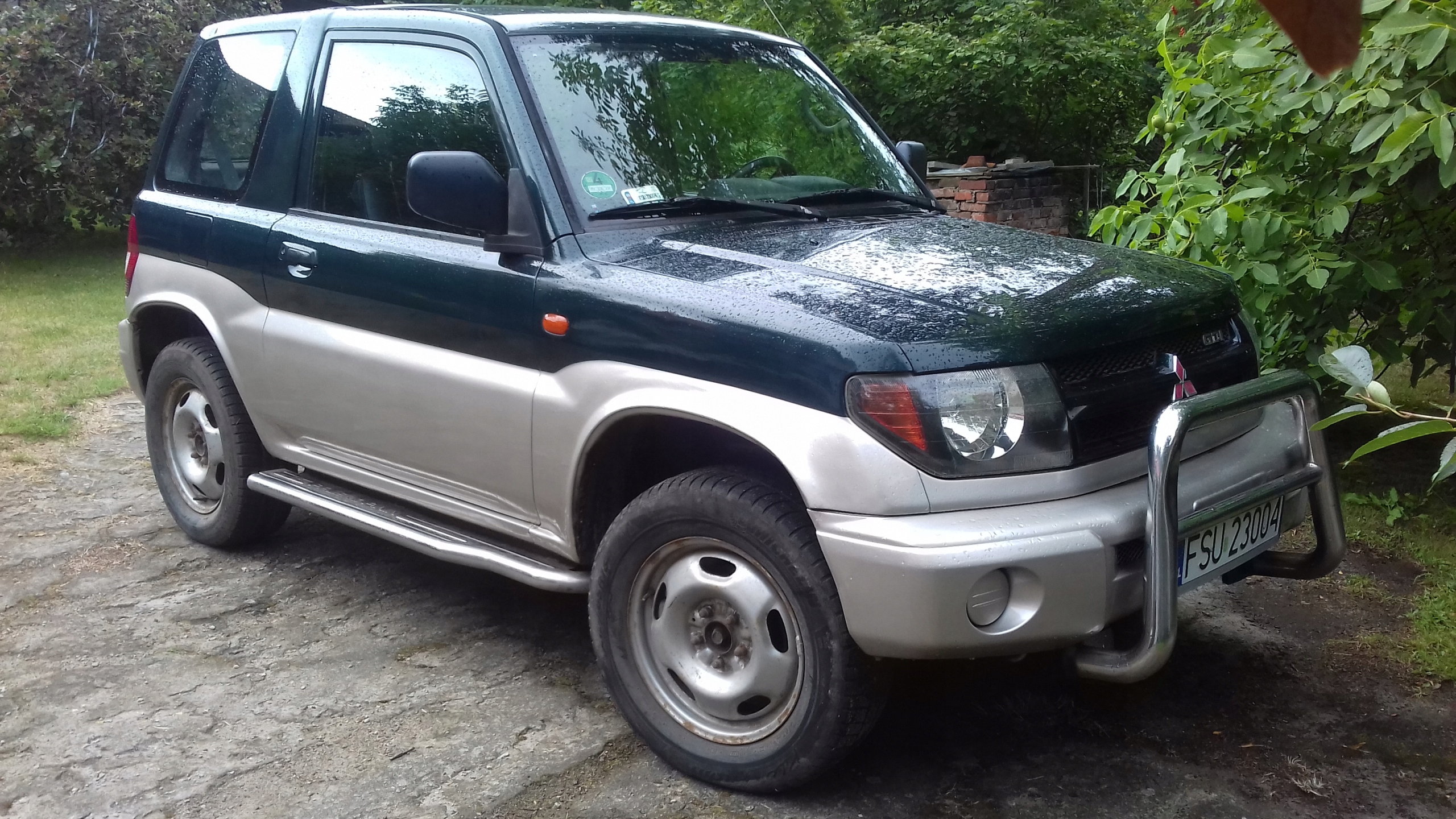 Mitsubishi pajero mini 2001