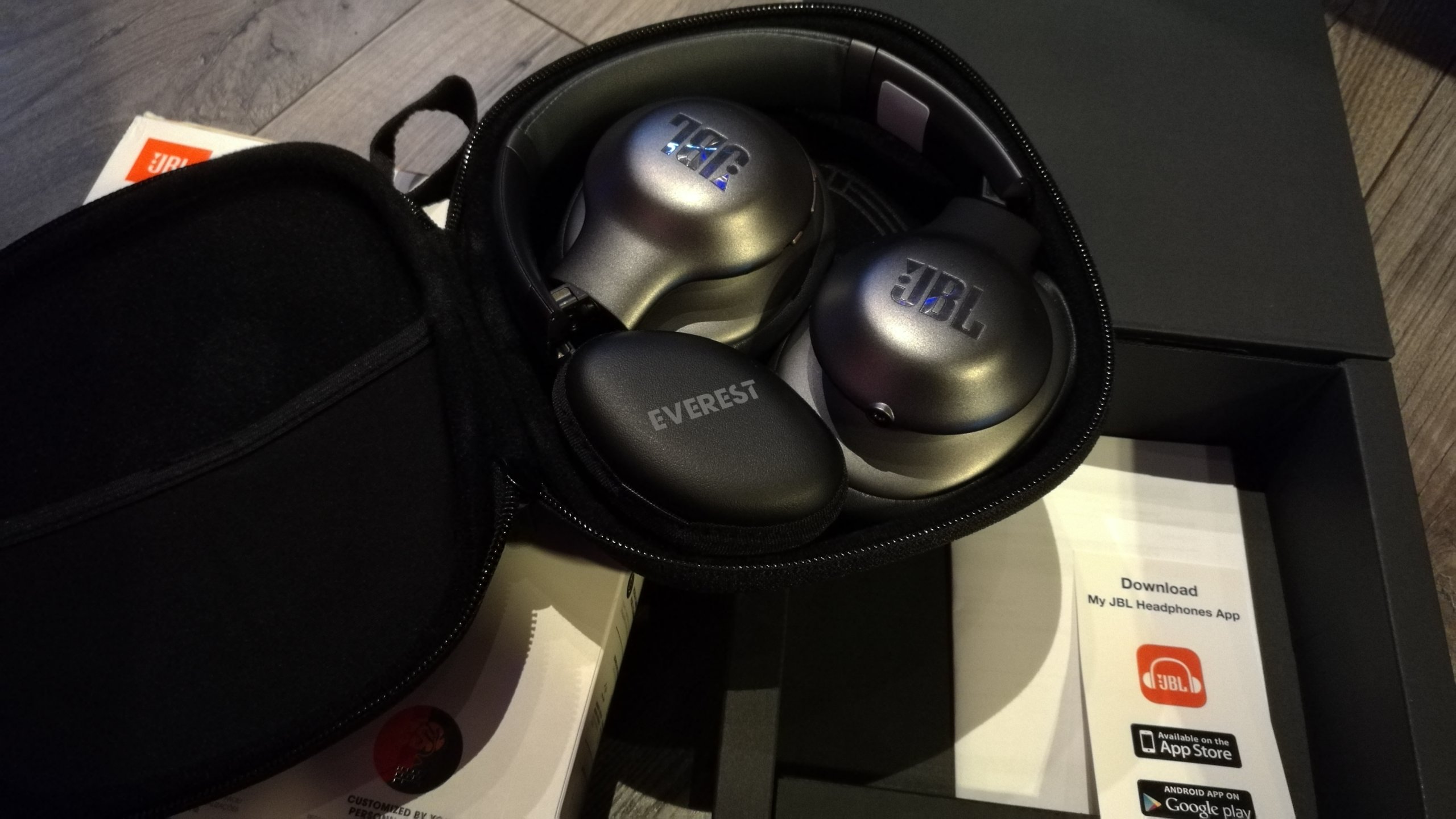 приложение jbl не видит наушники