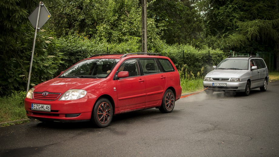 Fotonávod – ako bezpečne odtiahnuť osobné auto?