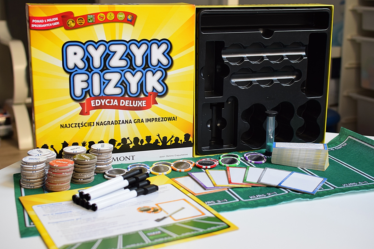 Photo 1 Box and game elements
