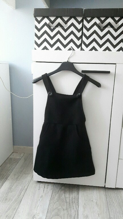 MATALAN eleg.czarna wytlaczana sukienka 122