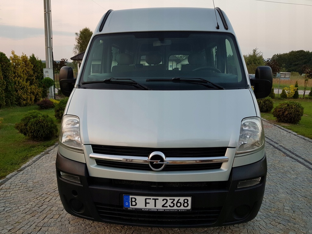 Opel Movano średni 9 osobowy Renault Master 7526116085