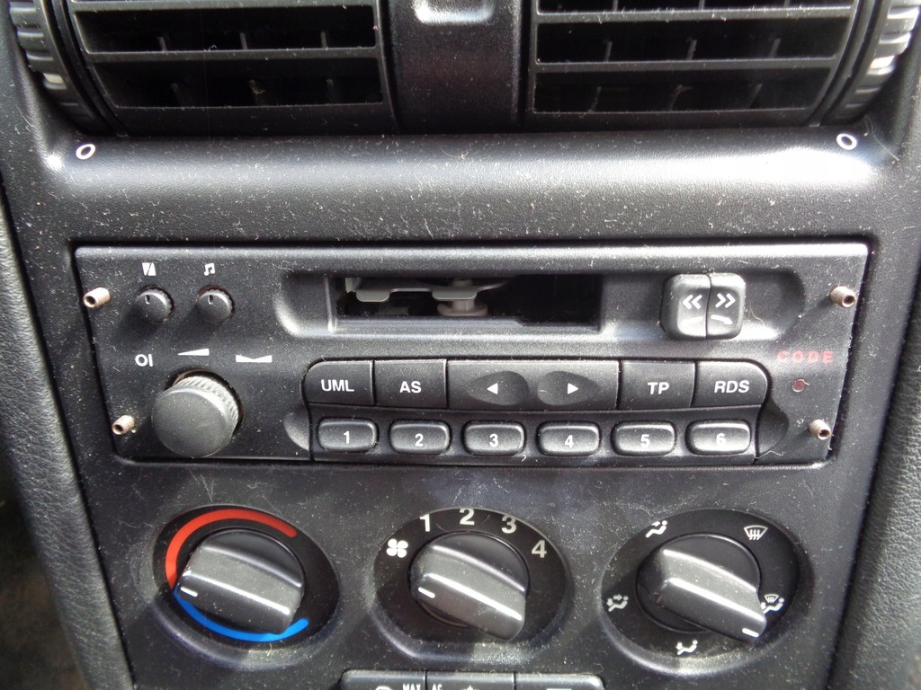 RADIO RADIOODTWARZACZ NA KASETY OPEL ASTRA G II
