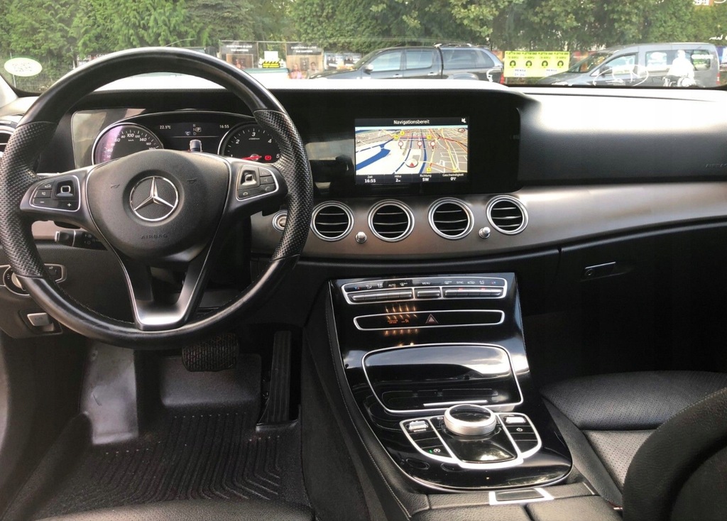 Środek do mercedesa E klasa W213, deska, pasy itp