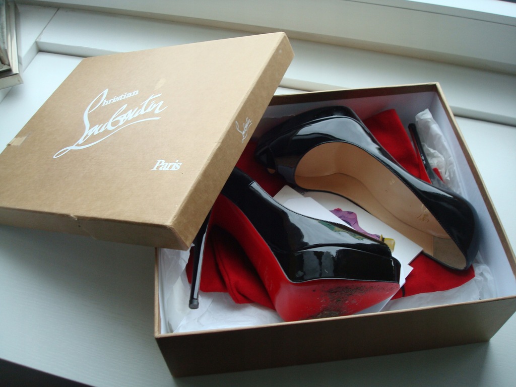 Christian Louboutin Szpilki Czarne Używane