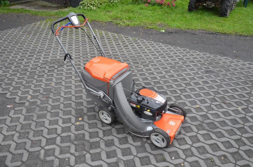 KOSIARKA SPALINOWA HUSQVARNA LC48V B&S 6,5KM