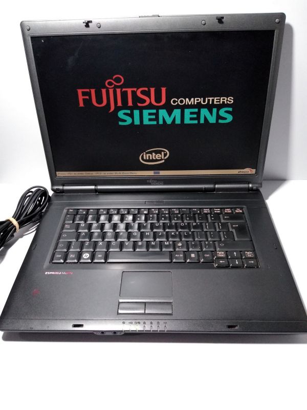 LAPTOP FUJITSU SIEMENS V5535 3GB 160GB WIN 10