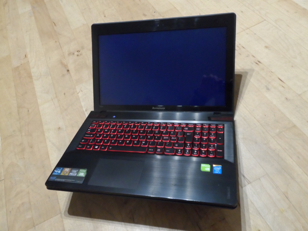 Lenovo IdeaPad Y500 - uszkodzony