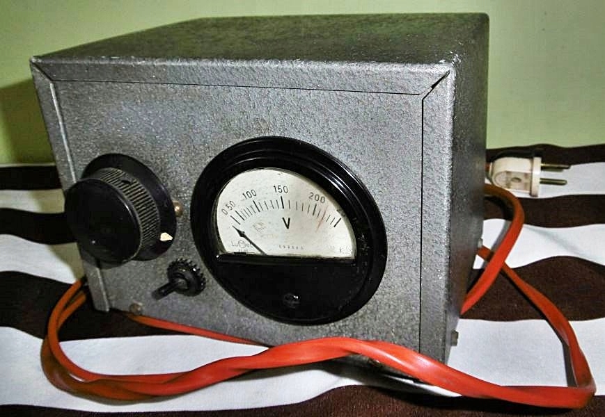 Stabilizator napięcia 220 V - z PRL