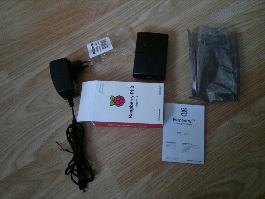 .Mini Komputer Rasberry Pi 3 B + zasilacz