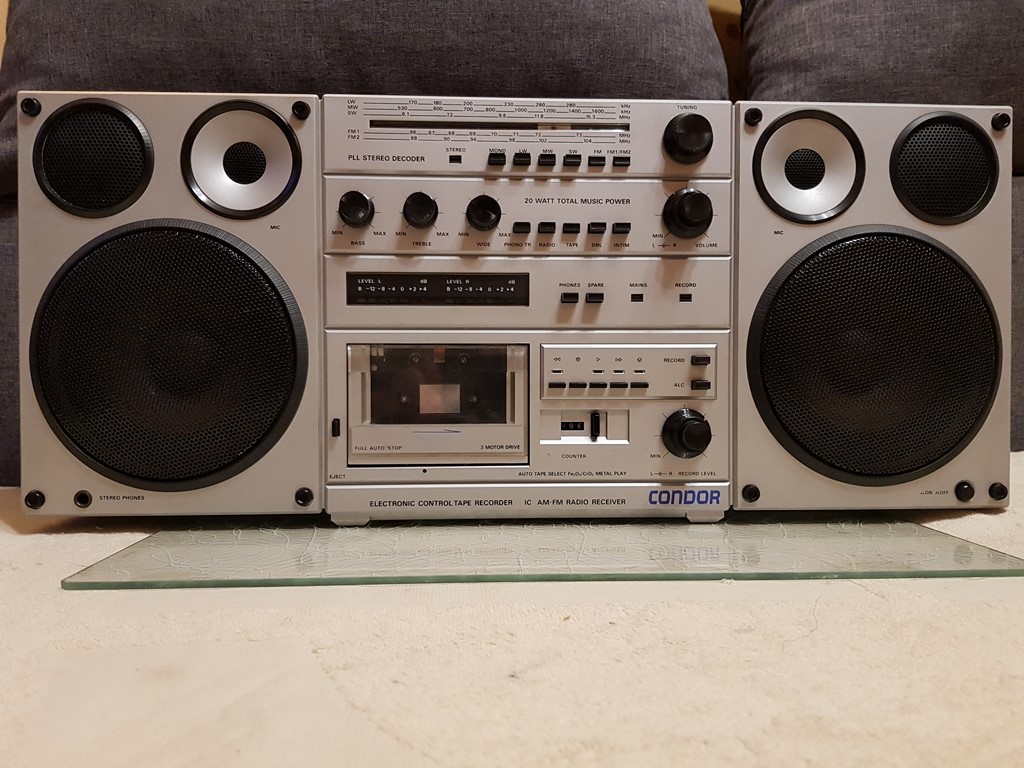 RADIOMAGNETOFON UNITRA CONDOR RM 820