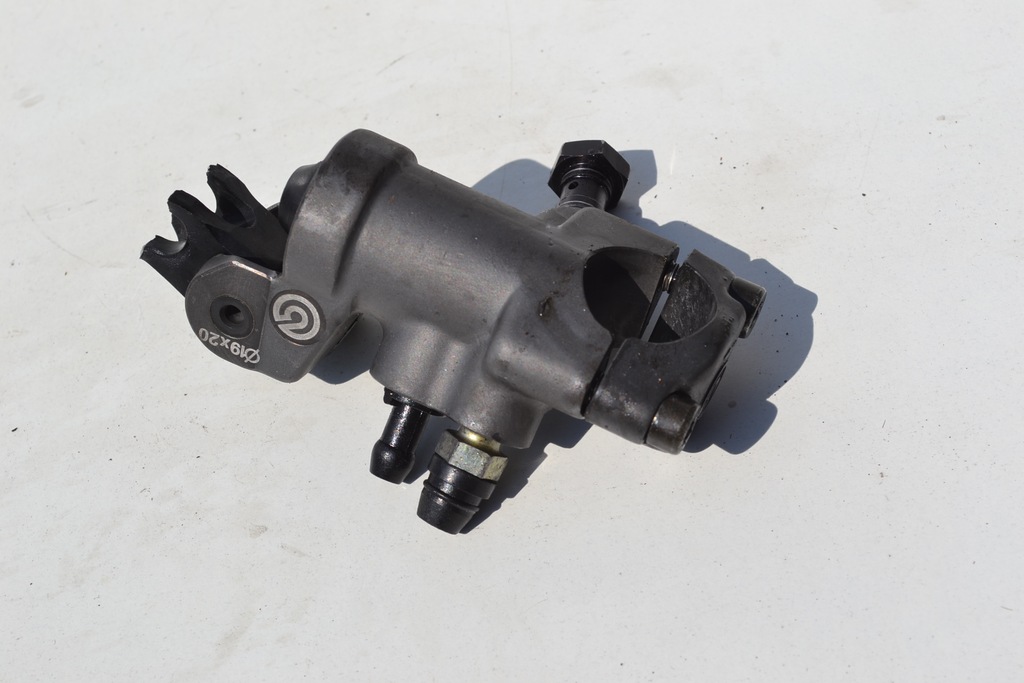 YAMAHA R1 RN22 09-14R POMPA HAMULCOWA PRZÓD RADIAL