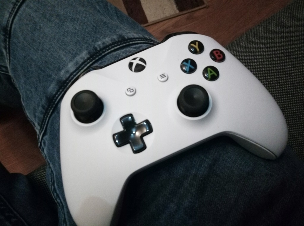 Pad Xbox one biały