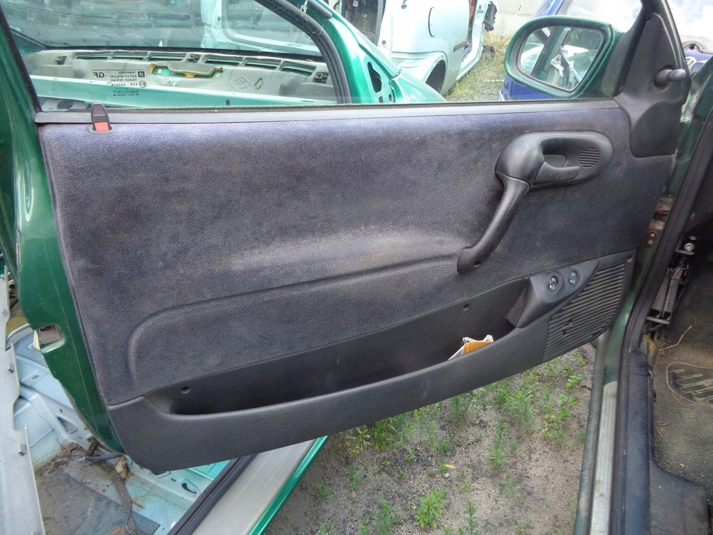 TAPICERKA BOCZEK DRZWI LEWY PR 3D OPEL CORSA B