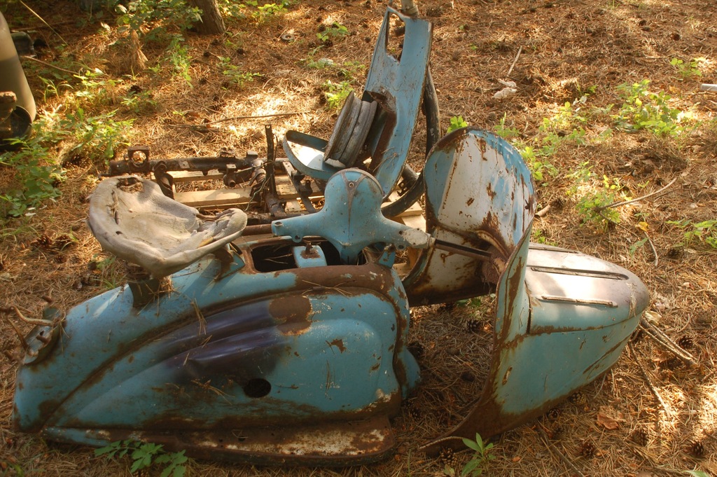 Skuter peugeot 157b rama z karoserią