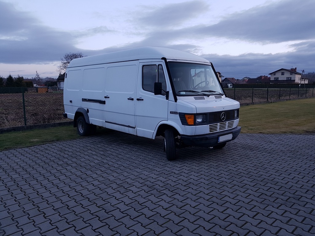 Mercedes 410d kaczka bliźniak blaszak vat1