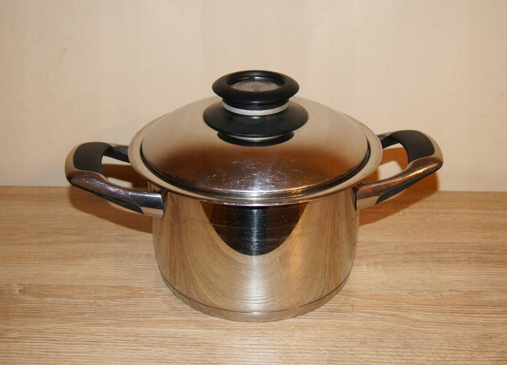 Duzy garnek AMC 20 cm 4 L indukcja