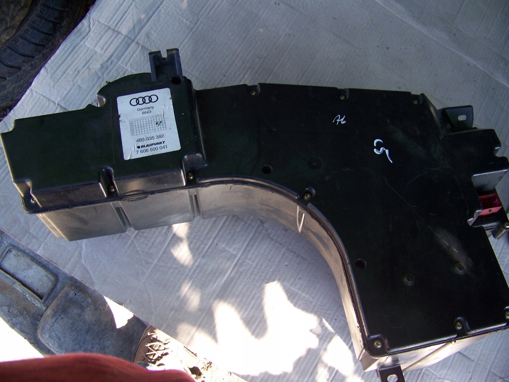 SUBWOOFER BLAUPUNKT 4B5035382 AUDI A6 C5 GŁOŚNIK