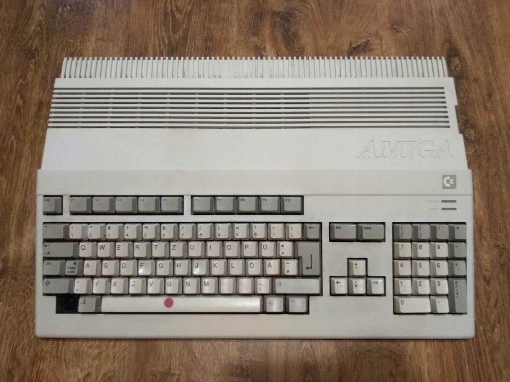 KOMPUTER AMIGA A500