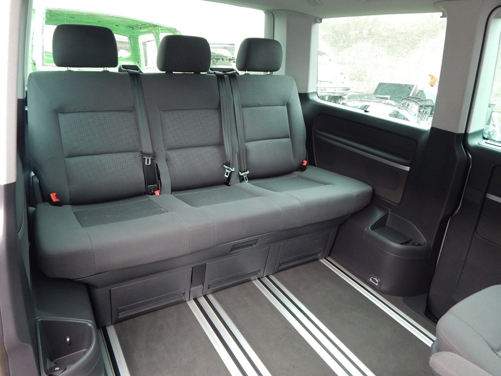 VW T5 MULTIVAN środek wnętrze tapicerka fotele KPL