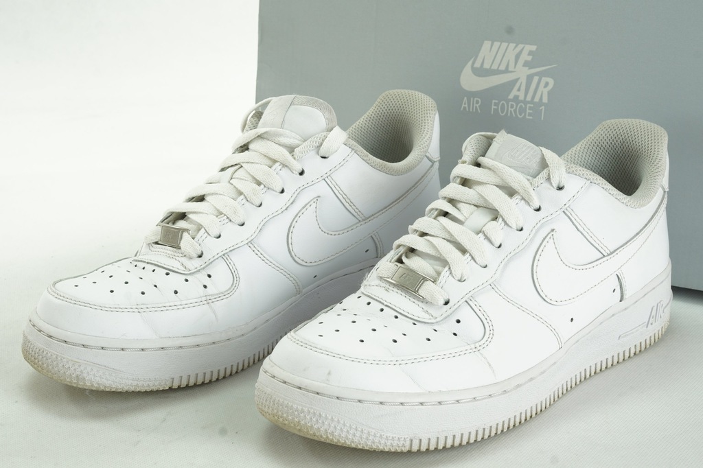 NIKE AIR FORCE1 '07 białe wiązane skóra 38,5 S1 16