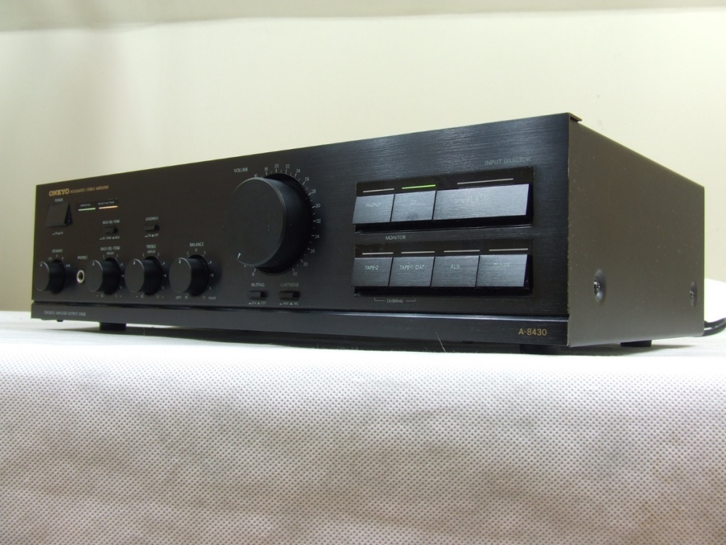 Wzmacniacz ONKYO A-8430 /2x60W/