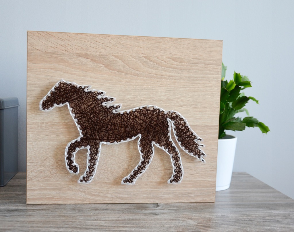 Koń Kon Obrazek Deska Drewno String Art Handmade