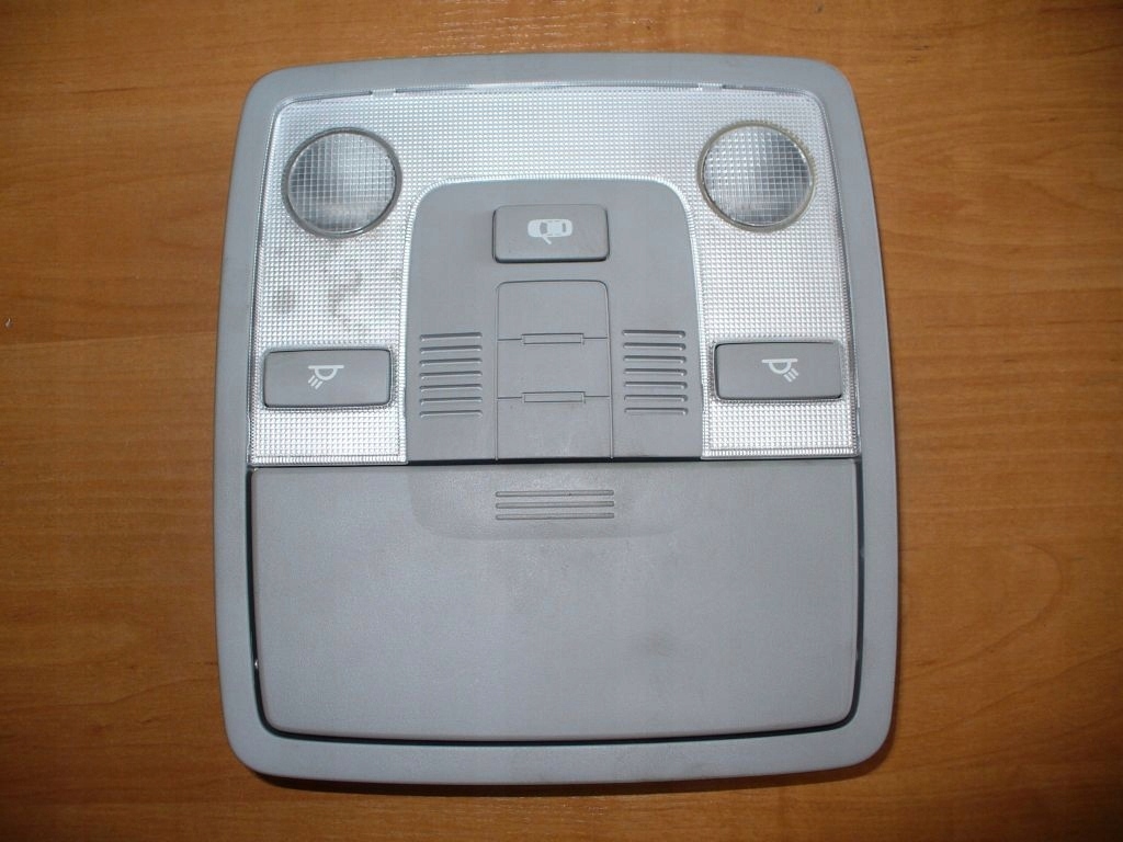 LAMPKA PODSUFITKI SCHOWEK OKULARY KIA CEED 2008