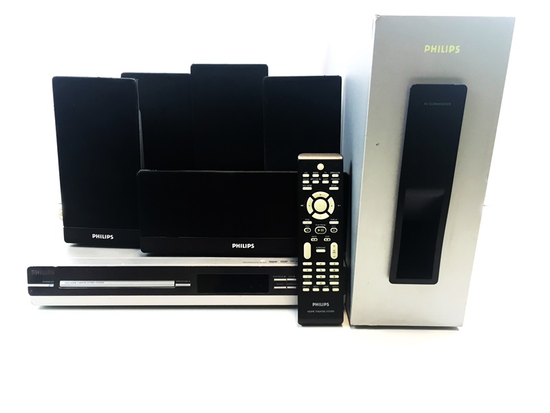 KINO DOMOWE PHILIPS HTS3154 / 5.1 / 300W / USB