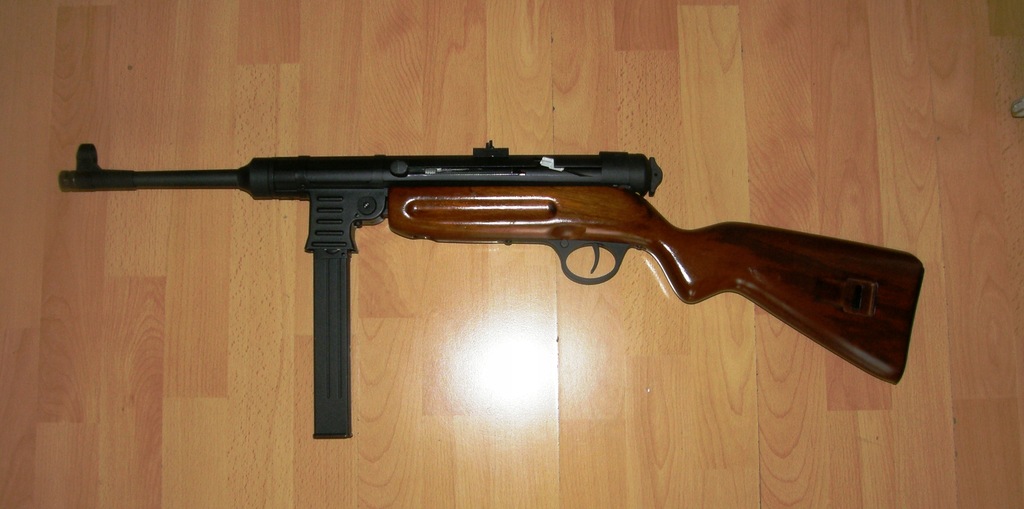 Replika pistoletu maszynowego SR41