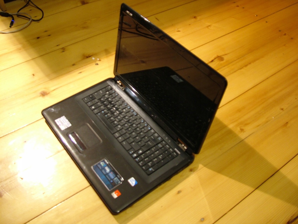 Laptop ASUS K70ij matryca 17,3 LED działa z bateri