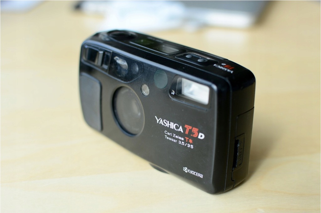 Yashica T5 D