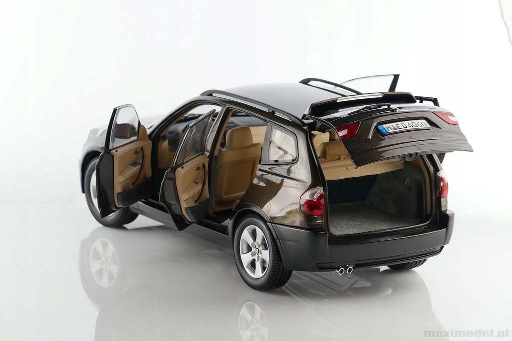 BMW X3 1/18 京商 1:18 BMW X3 3.0i E83 (CZARNY) KYOSHO - 9049314386