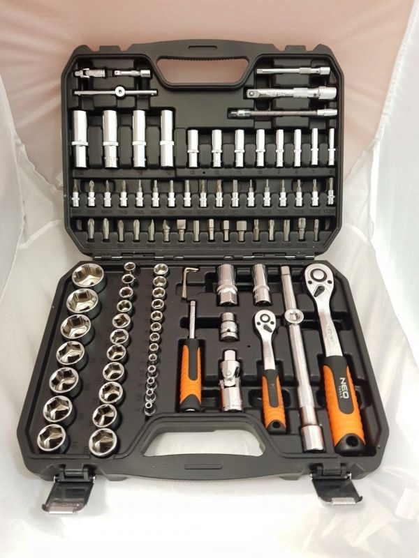 ZESTAW KLUCZY NEO TOOLS 94 ELEMENTY W WALIZCE